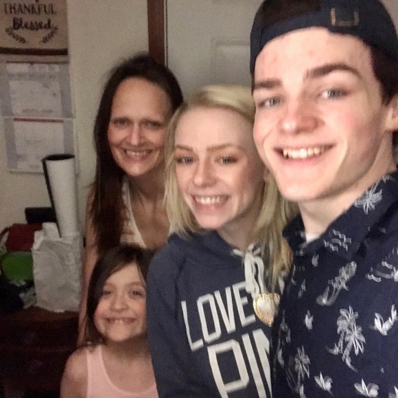 Hi I’m Kelley 🦀 - Picture 3 of 13